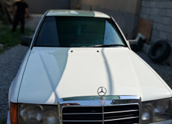 Mercedes-Benz E-Класс 1989 года