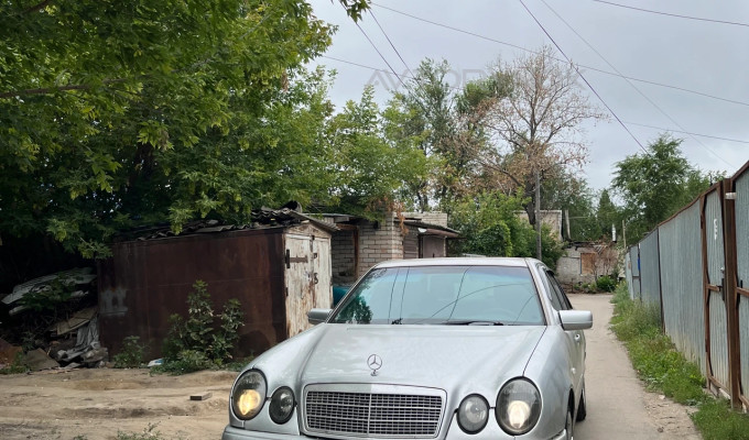 Mercedes-Benz E-Класс 1997 года