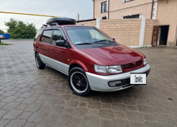 Mitsubishi Space Wagon 1998 года