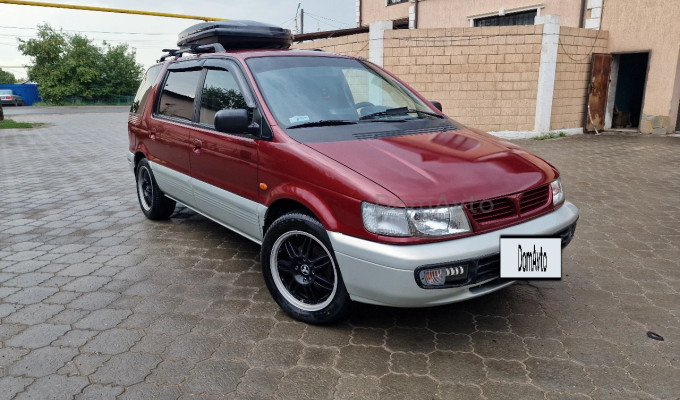 Mitsubishi Space Wagon 1998 года