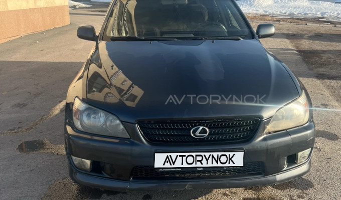 Lexus IS 1999 года