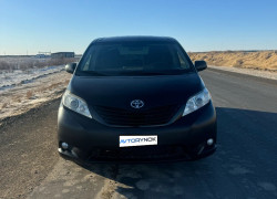 Toyota Sienna 2015 года