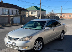 Toyota Camry 2005 года