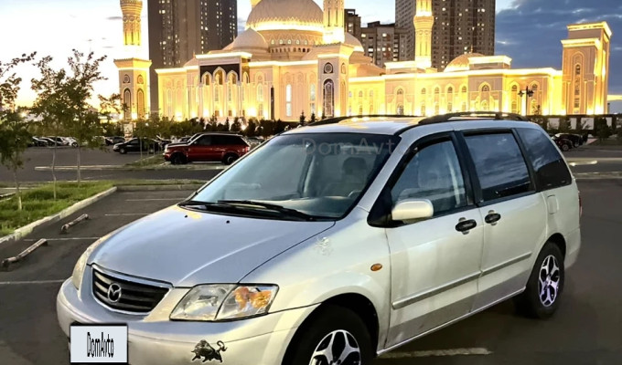 Mazda MPV 2000 года