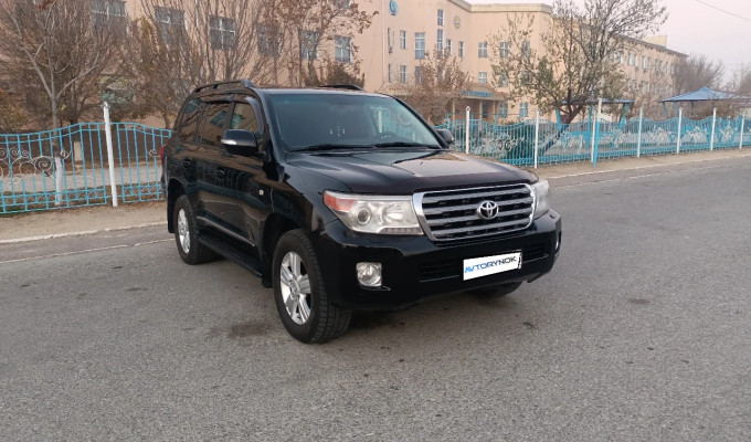 Toyota Land Cruiser 2011 года