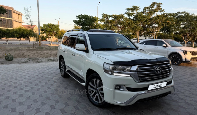 Toyota Land Cruiser 2012 года