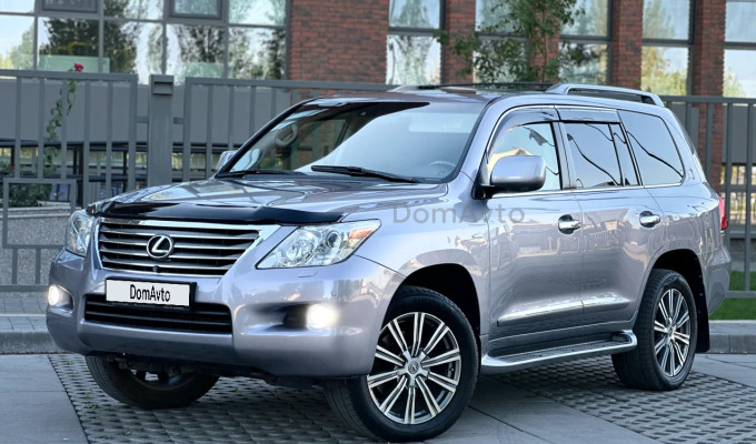 Lexus LX 2010 года
