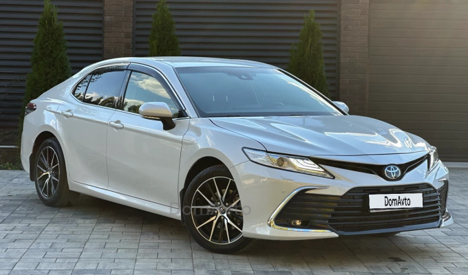 Toyota Camry 2023 года