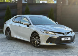 Toyota Camry 2023 года