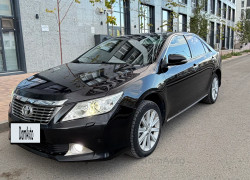 Toyota Camry 2013 года