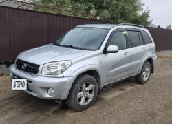 Toyota RAV4 2003 года