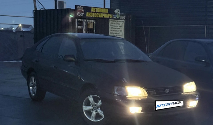 Toyota Carina E 1993 года
