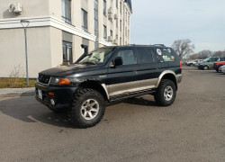 Mitsubishi Montero Sport 1998 года