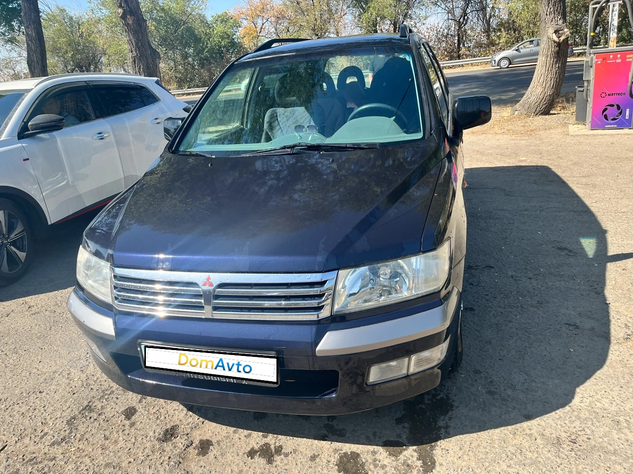 Mitsubishi Space Wagon, 2000