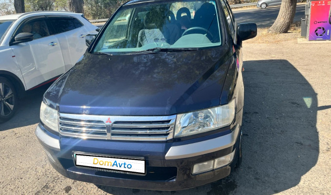 Mitsubishi Space Wagon 2000 года