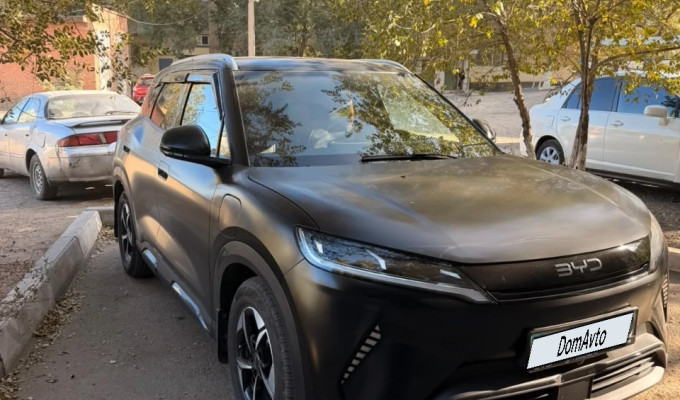 BYD Yuan Up 2025 года