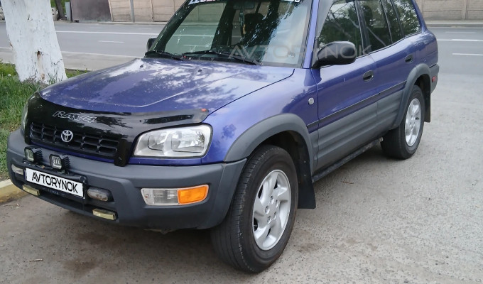 Toyota RAV4 1998 года