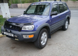 Toyota RAV4 1998 года