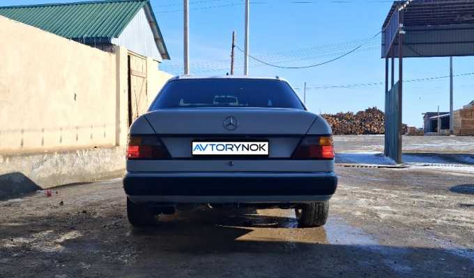 Mercedes-Benz E-Класс 1991 года