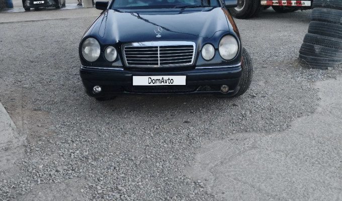 Mercedes-Benz E-Класс 2010 года