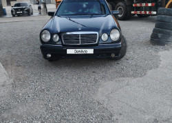 Mercedes-Benz E-Класс 2010 года