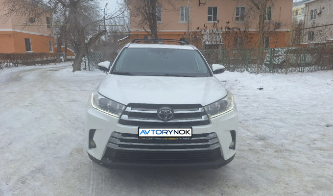 Toyota Highlander 2017 года