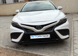 Toyota Camry 2022 года
