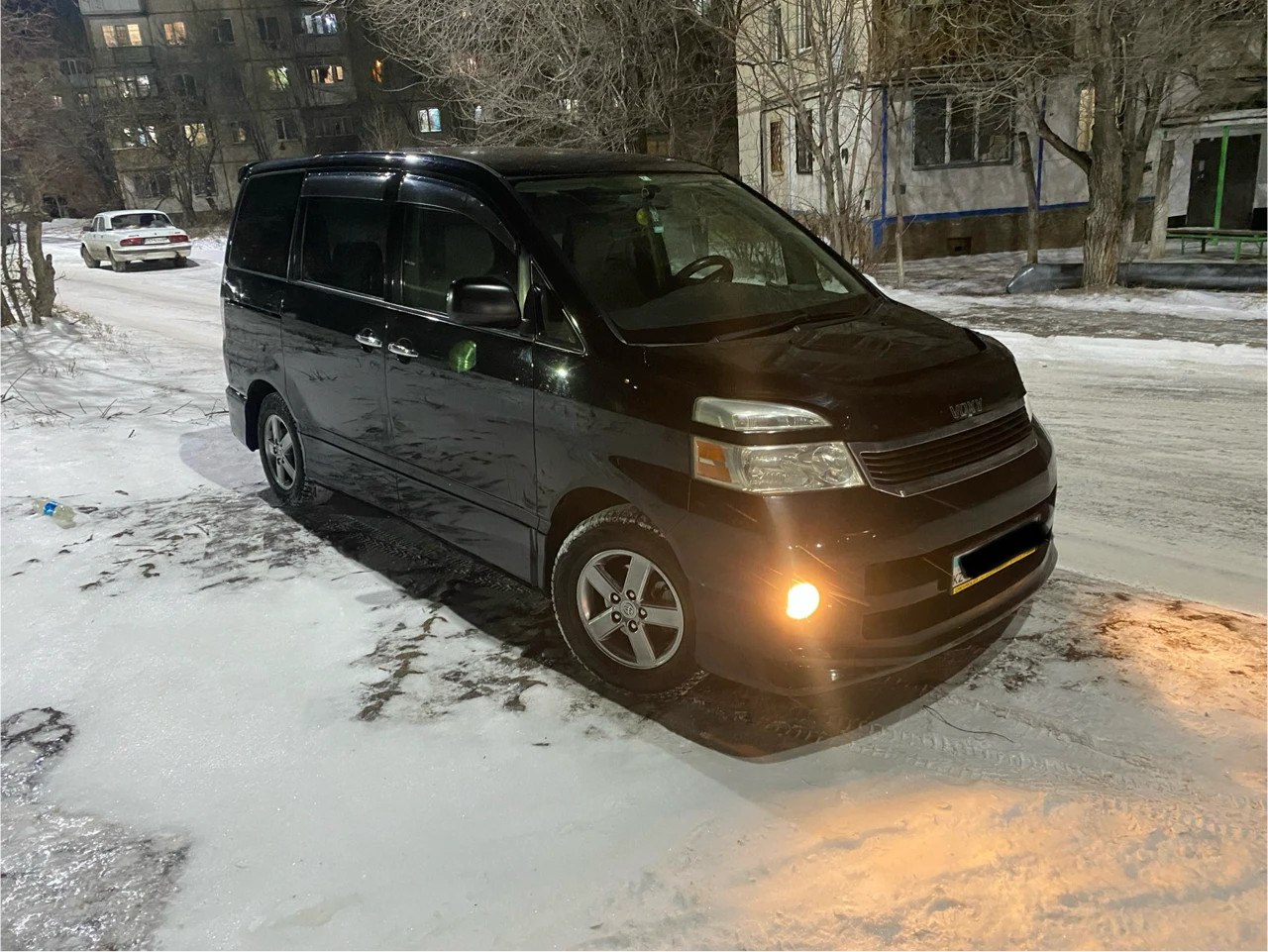 Toyota Voxy, 2006