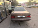 Mercedes-Benz E-Класс 1993 года