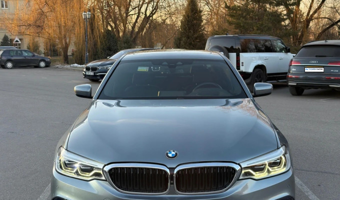 BMW 5 серия 2018 года