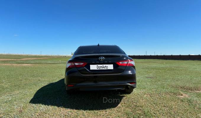 Toyota Camry 2020 года
