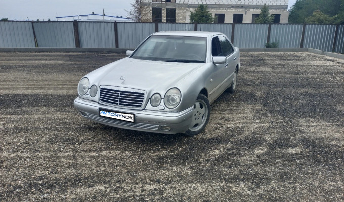 Mercedes-Benz E-Класс 1998 года