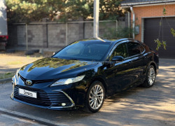 Toyota Camry 2023 года