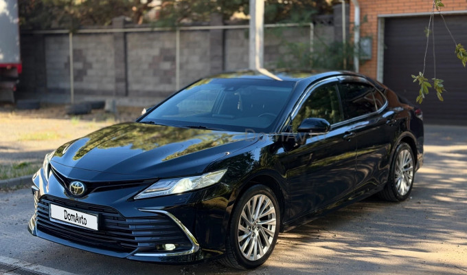 Toyota Camry 2023 года