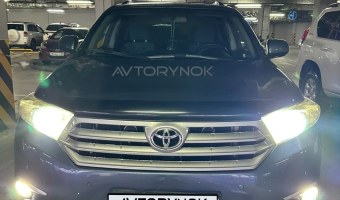 Toyota Highlander 2011 года