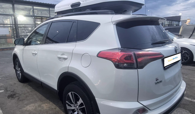 Toyota RAV4 2016 года