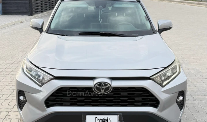 Toyota RAV4 2020 года