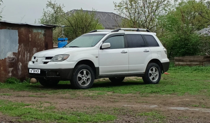 Mitsubishi Outlander 2003 года
