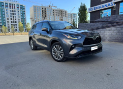 Toyota Highlander 2021 года