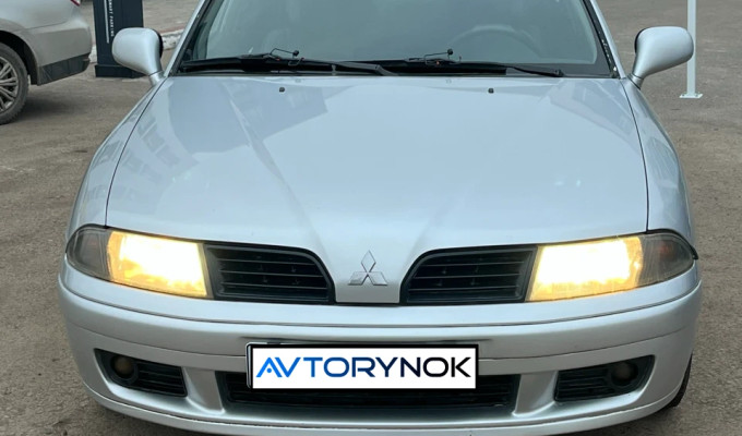 Mitsubishi Carisma 2003 года