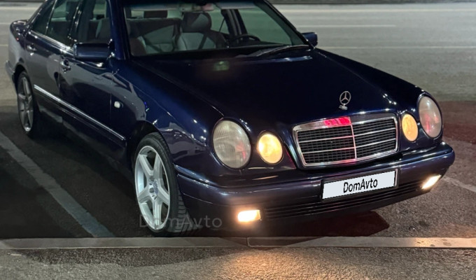 Mercedes-Benz E-Класс 1998 года
