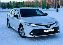 Toyota Camry 2020 года