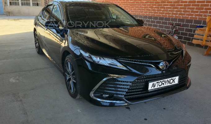 Toyota Camry 2023 года