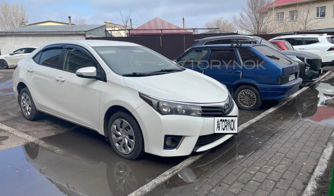 Toyota Corolla 2013 года