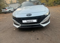 Hyundai Elantra 2022 года