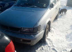 Mitsubishi Space Runner 1992 года