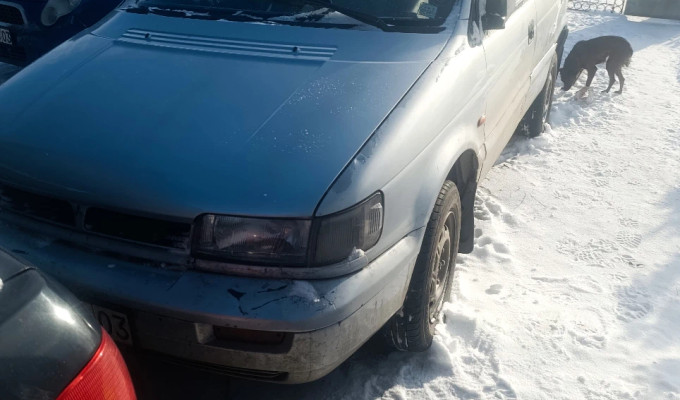 Mitsubishi Space Runner 1992 года