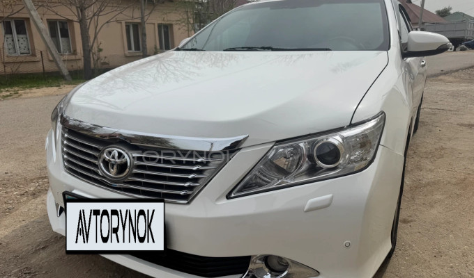 Toyota Camry 2013 года