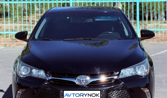 Toyota Camry 2016 года