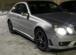 Mercedes-Benz E-Класс 2003 года